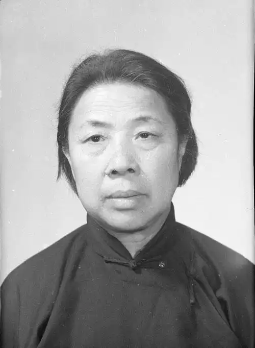 老太太衣服老照片素材