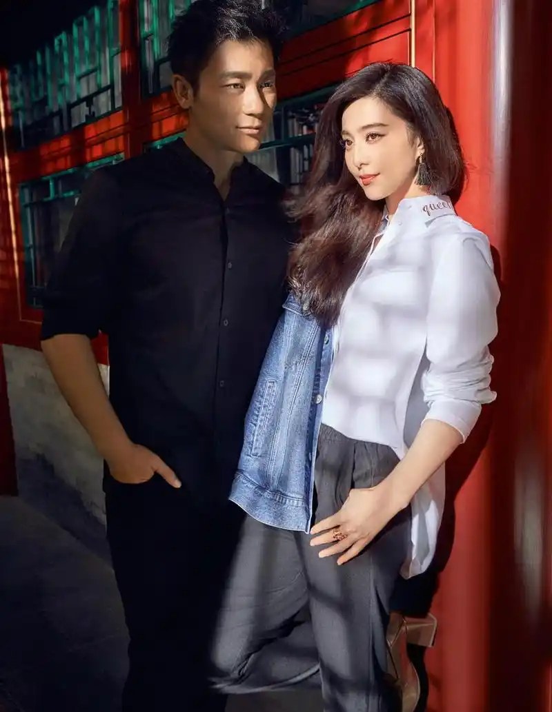 范冰冰与准老公李晨吐舌头秀恩爱这手放哪呢