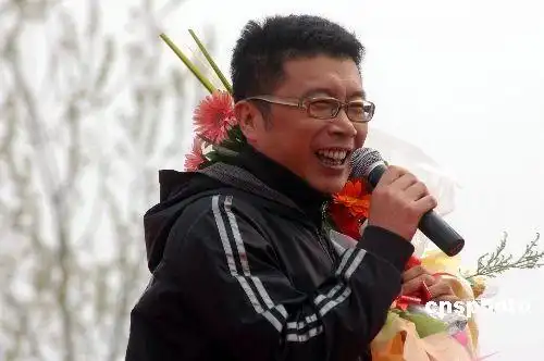 春晚"遭退":庞龙请辞大联唱 潘长江拒换小品本子