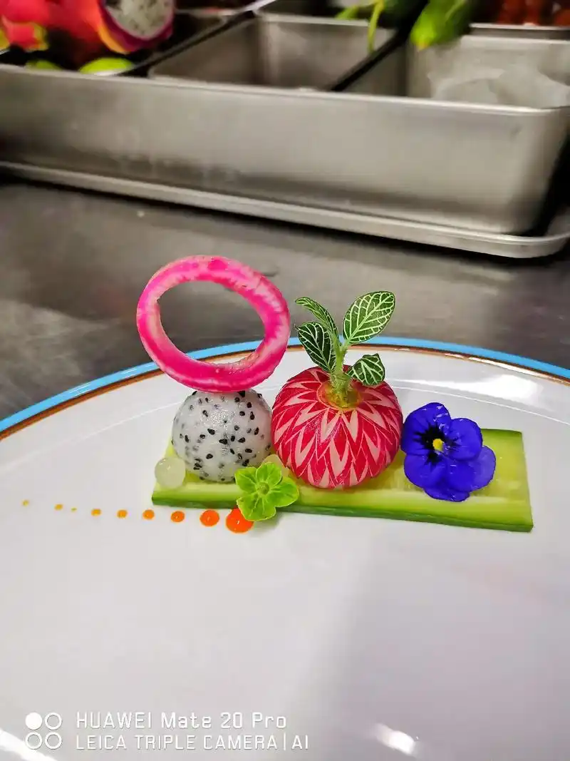 摆盘技巧 #创意盘饰 #摆盘教程 #食品雕刻 #盘饰 盘饰 - 抖音