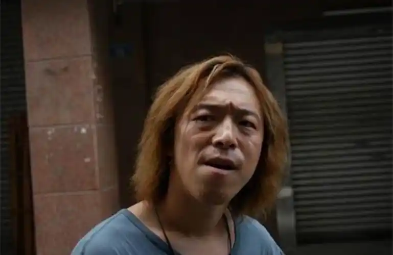 疯狂的石头是不是黄渤的第一部电影,他什么时候开始不再跑龙套