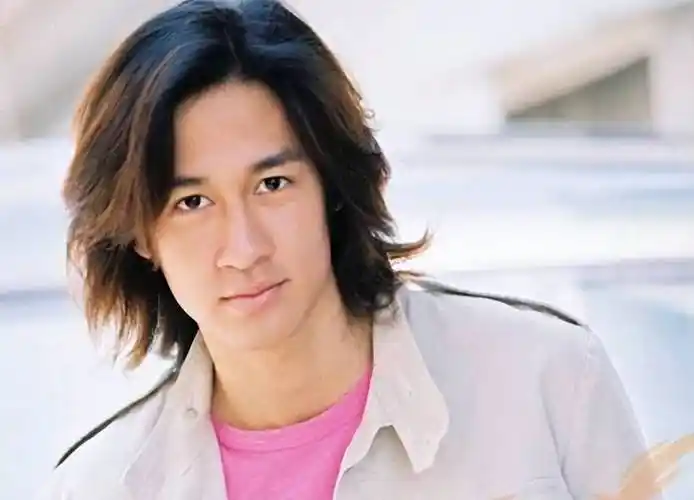 吴尊,唐禹哲,汪东城,阮经天后来全都红了,为了扮演"梅田"的唐治平日子