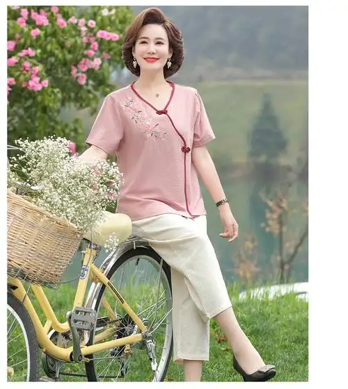 中年妇女棉麻套装夏天中年妈妈夏季两件套妇女绣花新款中老年人大码