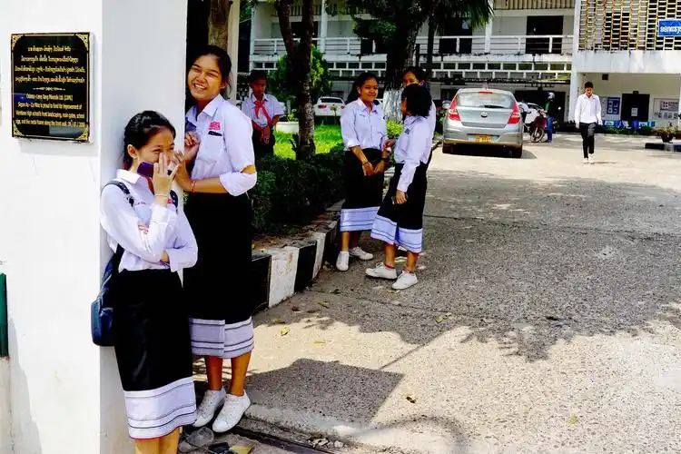 老挝校服