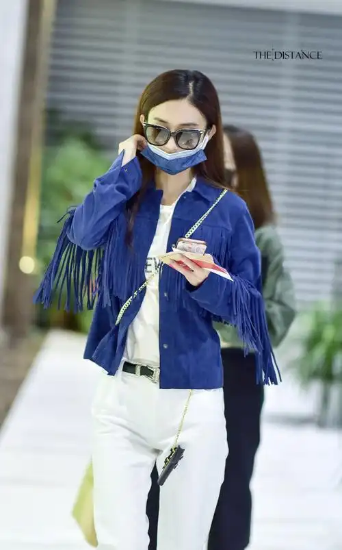 赵丽颖最新机场抓拍写真图片