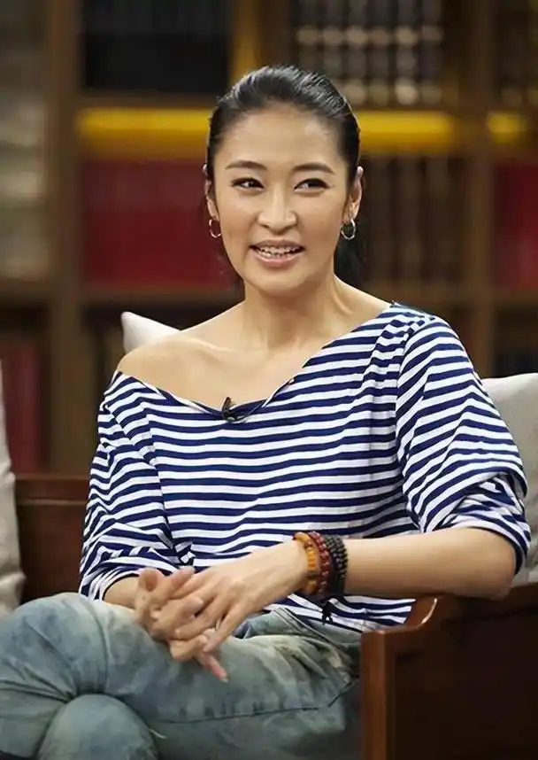 19年后,再看管虎现任妻子梁静的现状,才明白马伊琍的"精明"