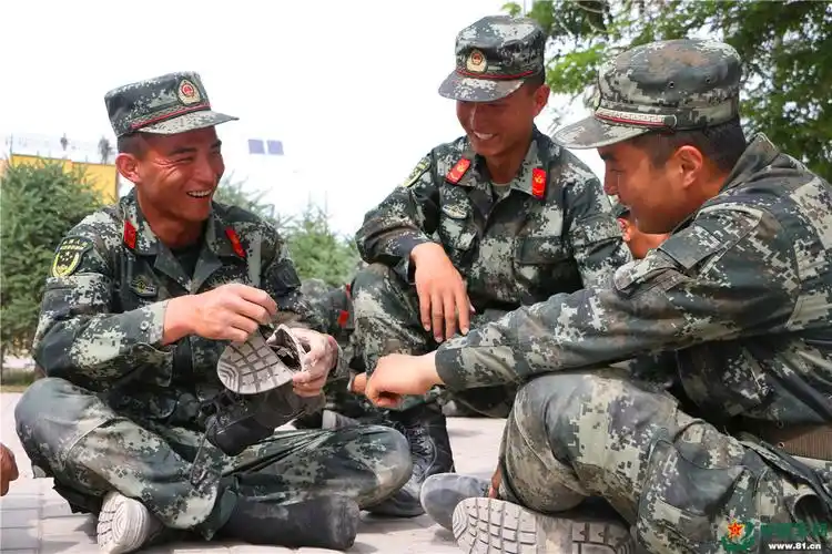 精兵是怎样炼成的让这群90后给你做个示范