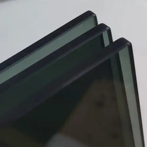 厂家专业生产各种 钢化玻璃 黑色玻璃 超白玻璃 来样生产