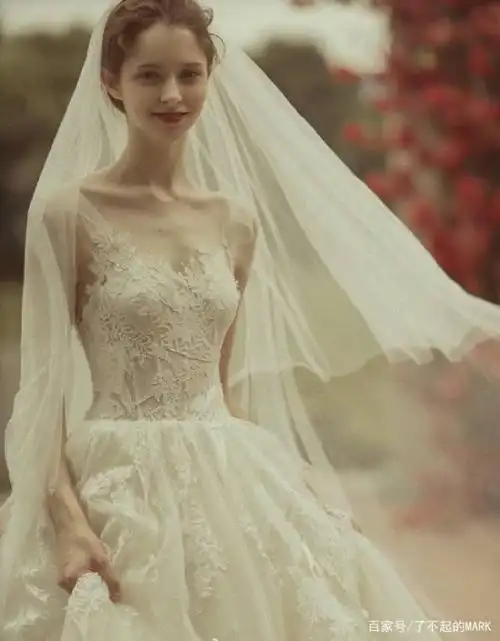 穿婚纱的漂亮女孩,穿婚纱是女孩最漂亮的时刻
