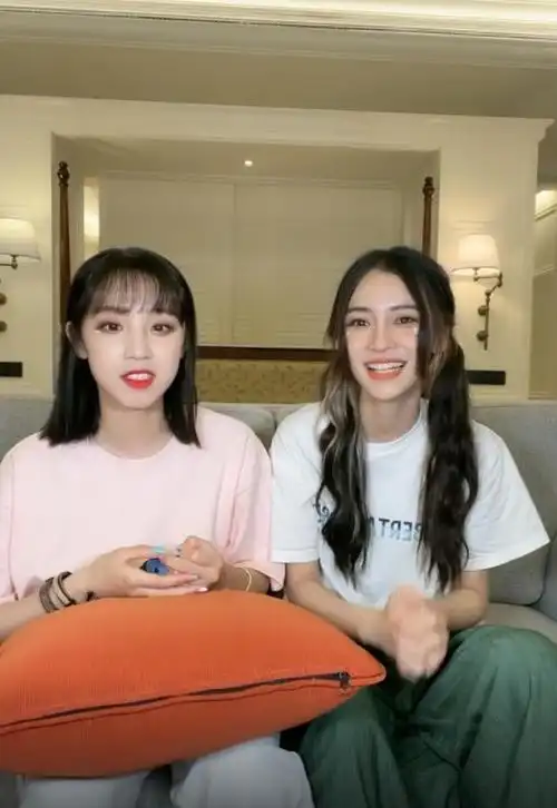 为跑男增加热度?不和风波后杨颖空降宋雨琦直播间,上演姐妹情深