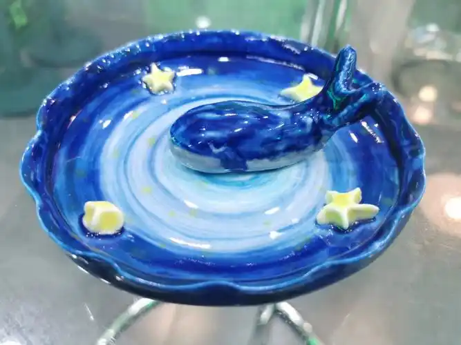 陶艺作品鲸鱼星空盘