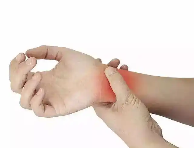 妈妈手疼起来太难受如何预防关键看这5点