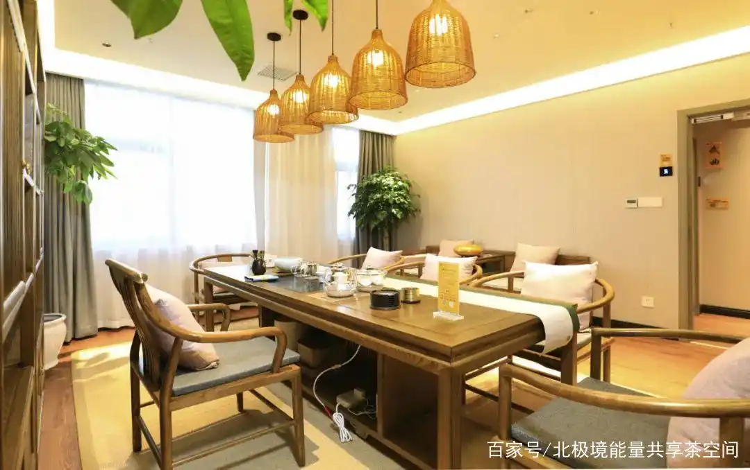 品茶最需要的一个安静的地方,而北极境共享茶空间就是安静的地方