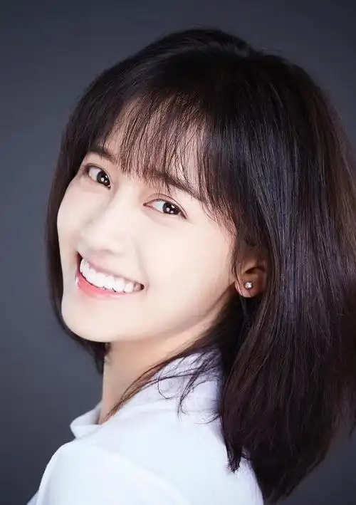 郑湫泓个人资料