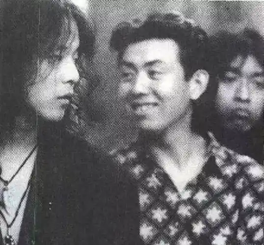 只因29年前的一句口头承诺,窦唯再也没唱过黑豹时期的任何歌曲_王菲