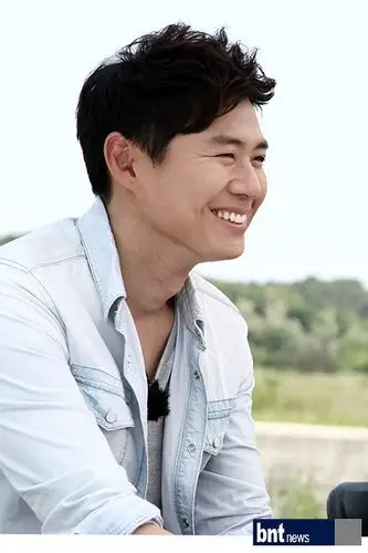 延政勋《吸血鬼检察官2》拍打戏负伤 忍痛坚持