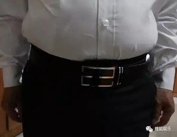 总觉得和人近中年的大叔的肚子有一些相似之处,虽然没这么夸张吧