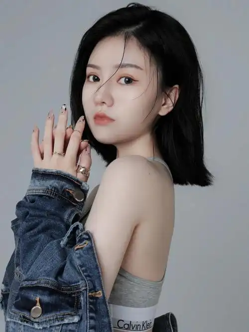 妖娆美女性感撩人妩媚写真