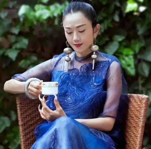 杨丽萍不吃荤人设崩塌!