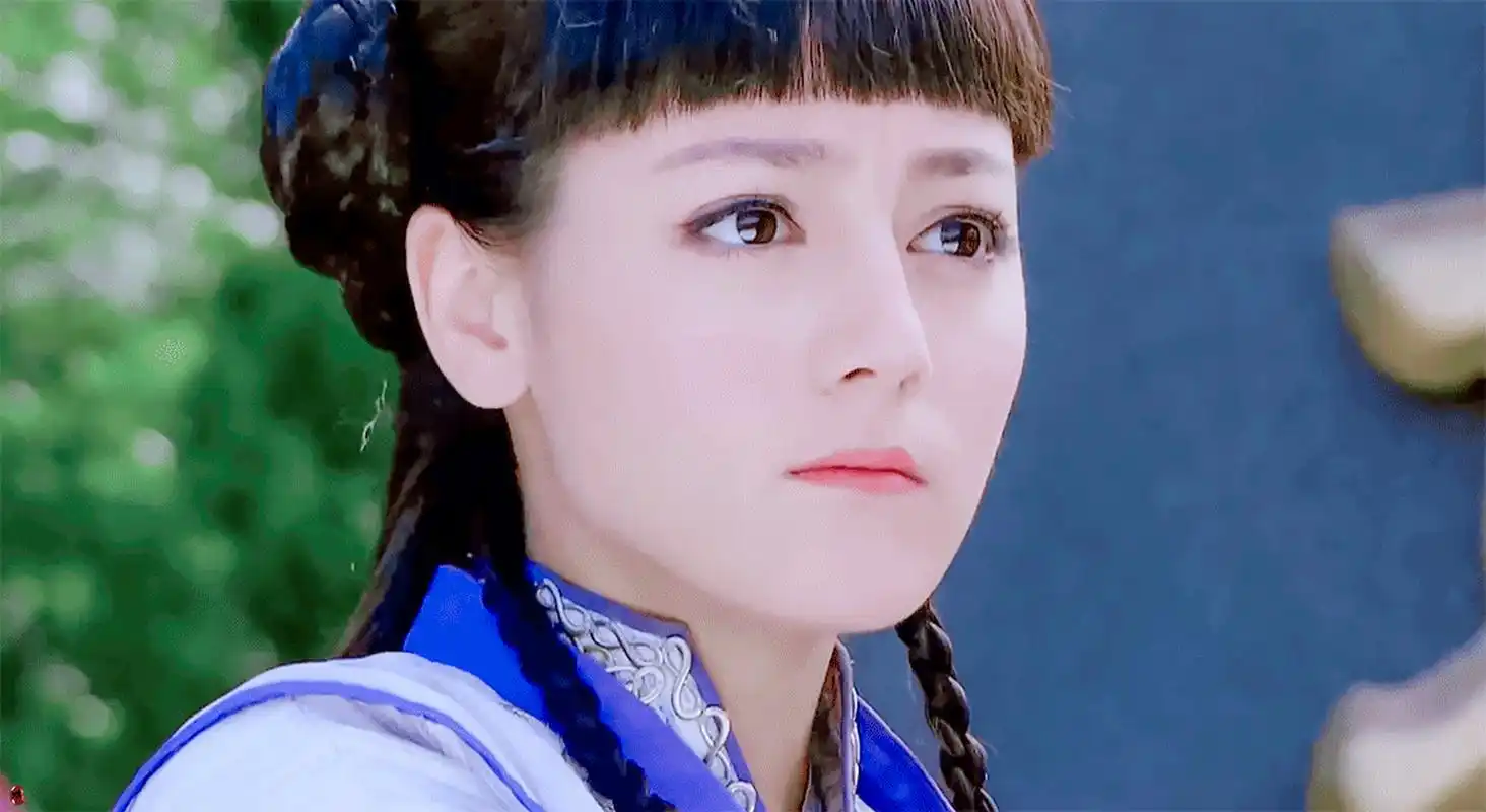 迪丽热巴评论陈紫涵,梦话古剑奇谭!没想到当时的海报那么潮流.