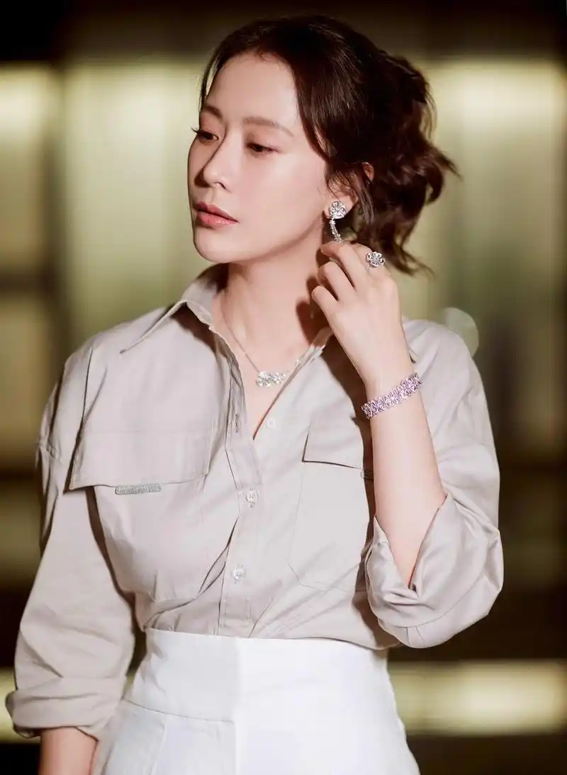 国民媳妇海清长头发也是美美的