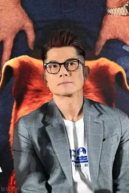 郭富城新造型引热议牙齿显老态网友直呼认不出