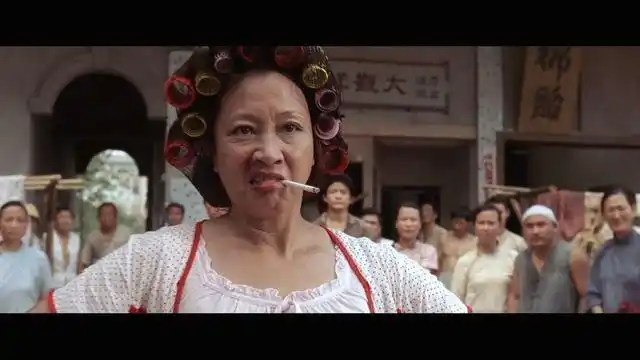 《功夫》,这部剧让小嫚儿记住了n多个配角 ,尤其是包租婆和那个穿一半