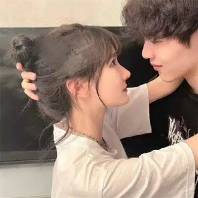 2022最新头像清新超甜的情侣图片 唯美情侣高清真人微信头像大全_情侣