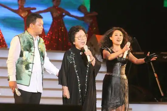 高保利,王昆,李雨儿合唱《我的祖国》
