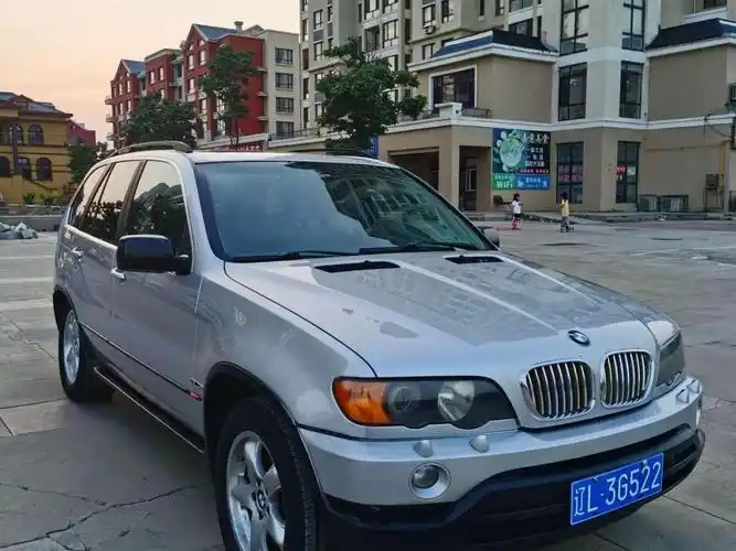 【沈阳】2003年6月 宝马 宝马x5 2002款 4.4l 自动档