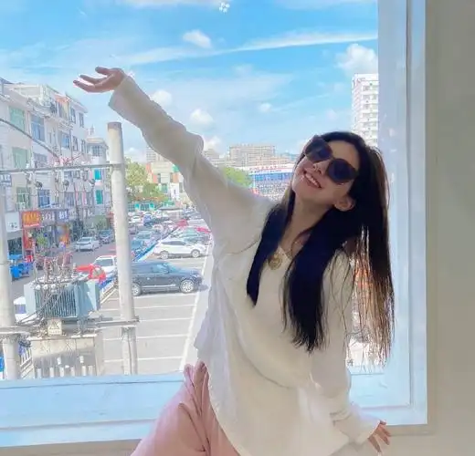 赵露思|赵露思头像 | 繁星还是万丈星河,都不及你眼里闪烁的光