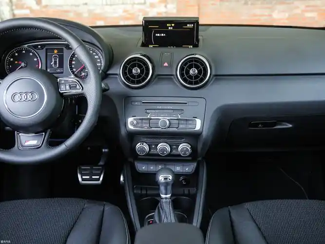 【2018款奥迪a1 30 tfsi 限量典藏版_中控区 _6/163张图片】_汽车图片