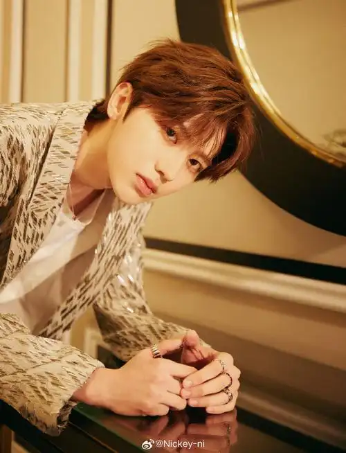 蔡徐坤##蔡徐坤 属于你的光永远在