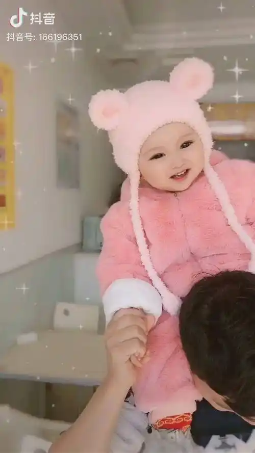 怀孕的时候看到漂亮宝宝就多看两眼保持眼里都是美好的事物如今生出的