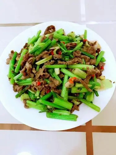 shi倩17做的芹菜炒牛肉