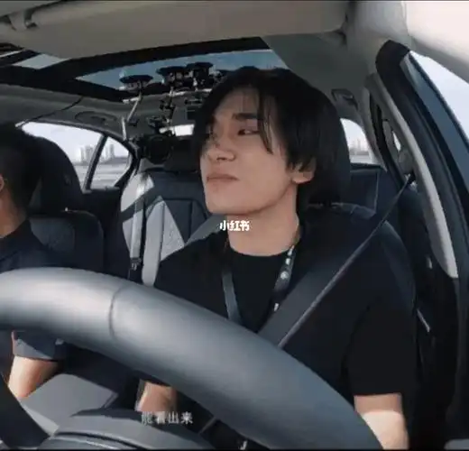 新物料来啦 开车的玺子哥也好帅啊啊 #易烊千玺 #宝马 #易烊千玺宝马