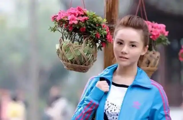 14年前,嫌张杰穷而离开,被传掌掴谢娜的段曦,如今过得怎样了?