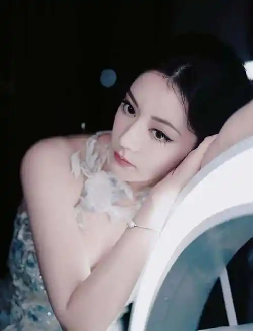 叶童迪丽热巴穿prada的女王