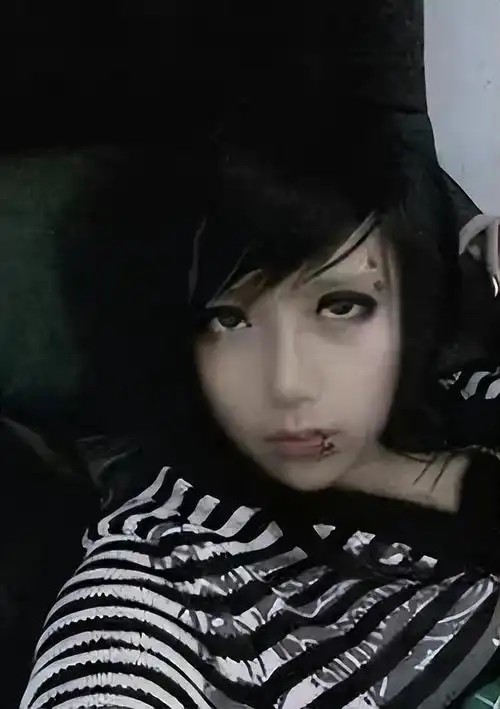 非主流|飞向别人的床_网易订阅