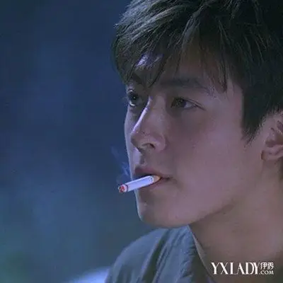 【图】陈冠希抽烟照大全 蛰伏八年以网络直播形式强势复出