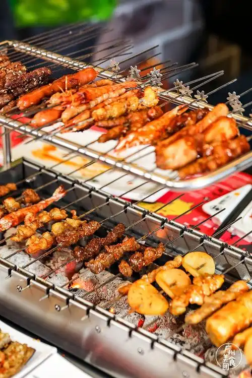 岗顶新开1家烧烤店,要在洞穴里撸串!