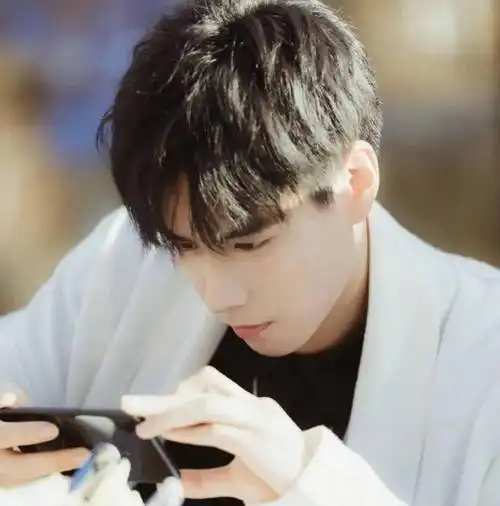 【微信头像】胡一天