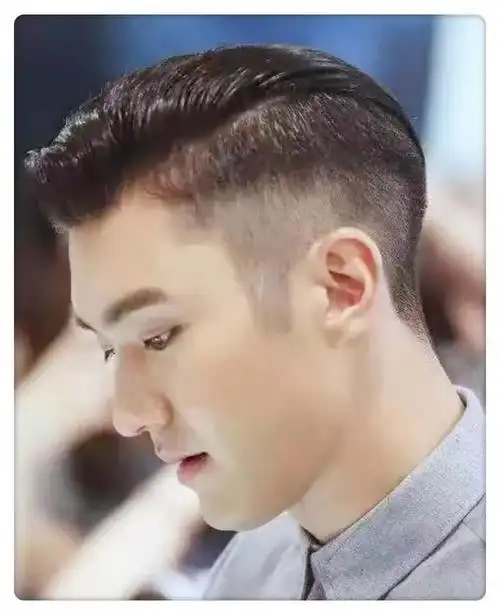 圆脸适合什么发型男,m发际线,当圆脸,减龄男士短发#方圆脸形发型参考