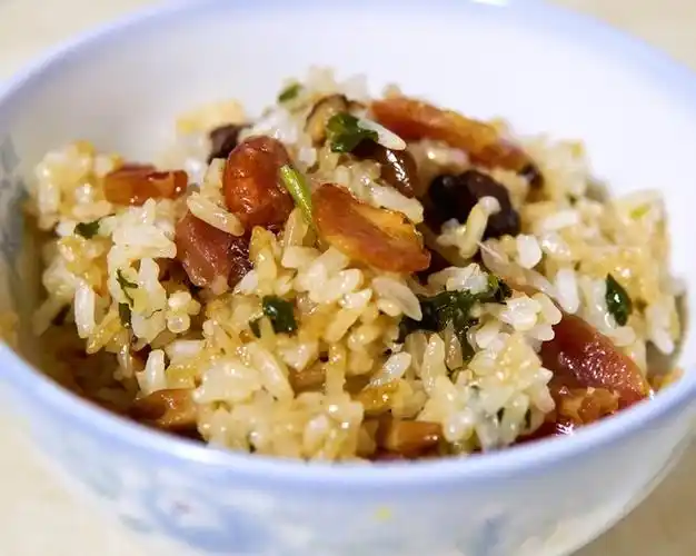 广式腊味糯米饭(电饭煲)的做法