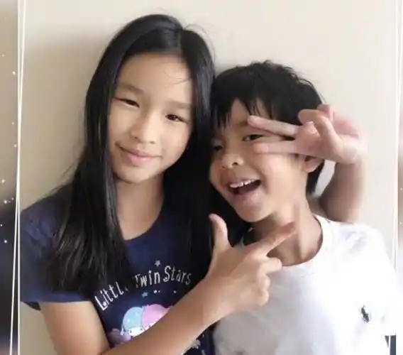 张庭晒8年前"坐月子"照,包裹严实抱着儿子,无美颜镜头很真实_变化