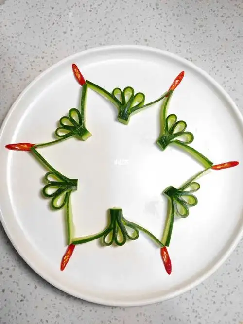 创意摆盘黄瓜围边盘饰制作