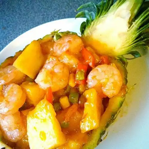 南国果菠萝虾球