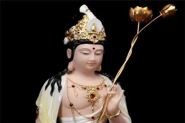 红孩儿吃唐僧肉为何只请牛魔王不请铁扇公主看灵吉菩萨咋说