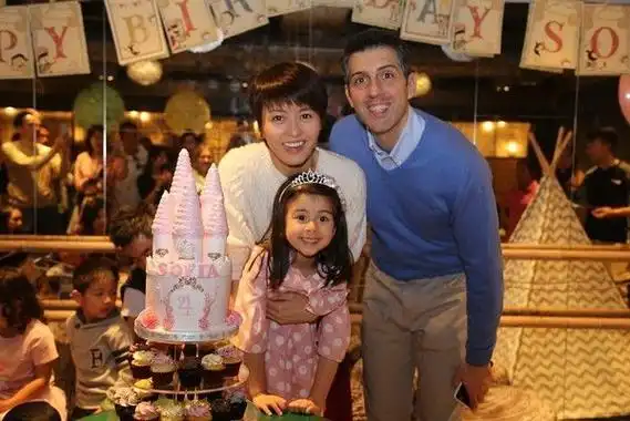 "夺面双琪"20年,闪嫁8年,梁咏琪自揭与老公恩爱往事-临朐生活网