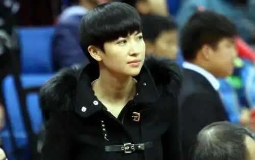 在主帅经过两番轮换的情况下,福建接连败局总经理伍佰兰自然有着不可